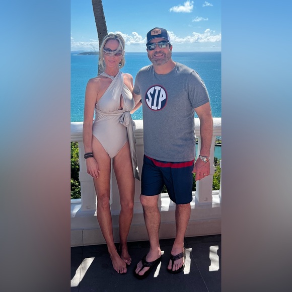 Express metallic Rouched contouring swimsuit - Picture 4 of 8